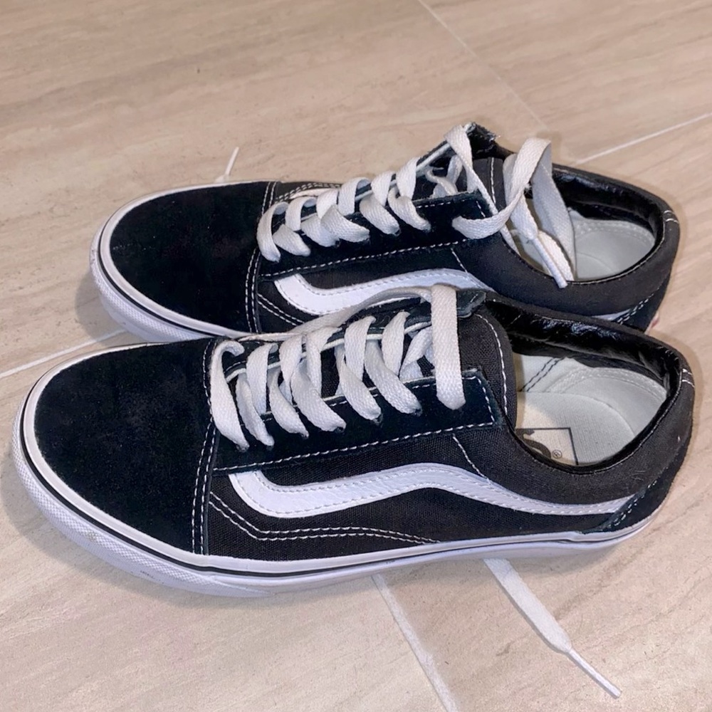 BLACK VANS 💗
